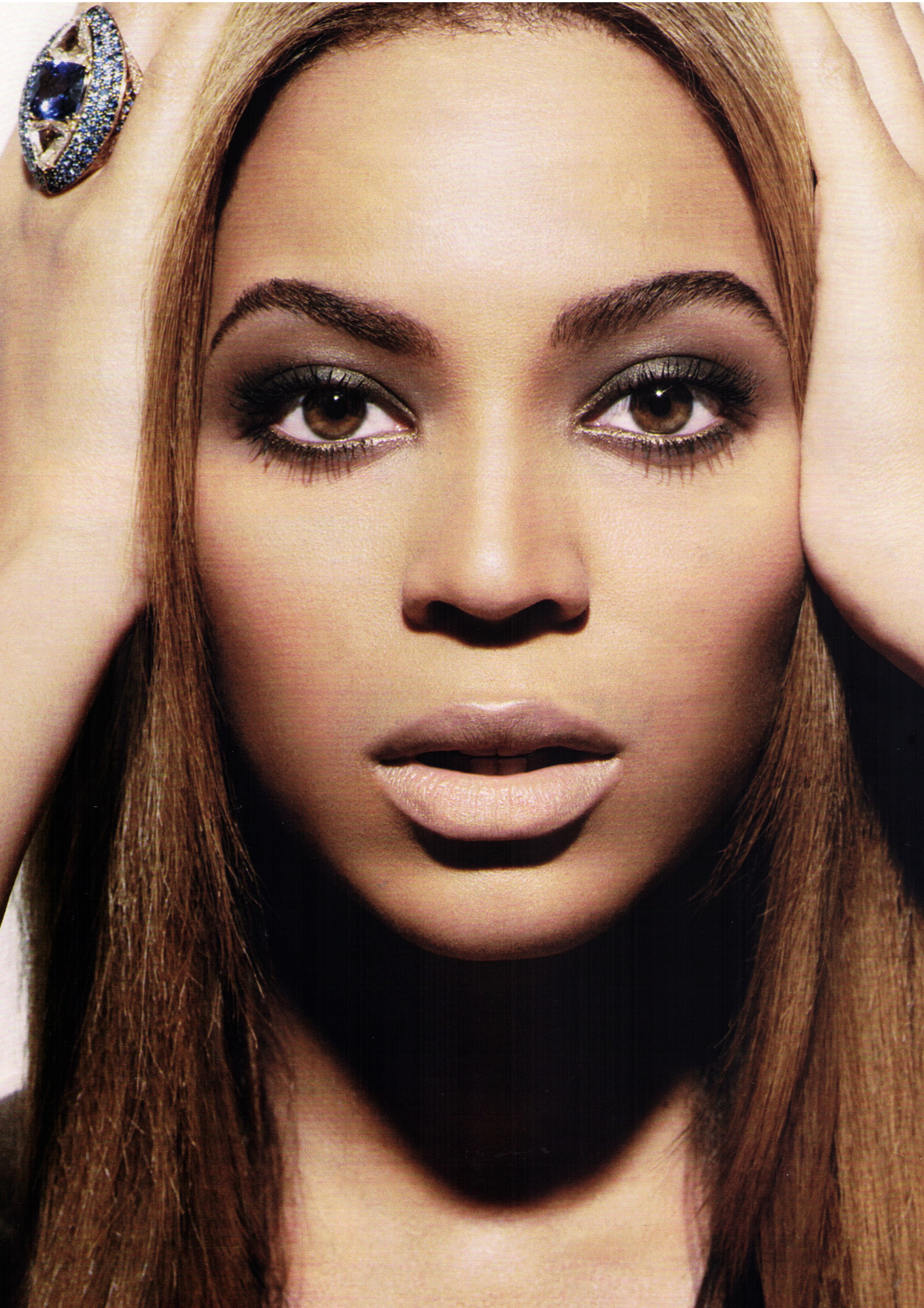 femme-visage-afro-beyonce.png